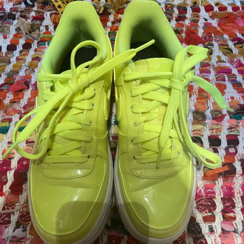 NEON Nikes!